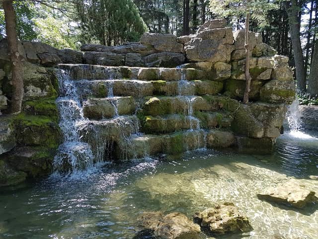 Confederation Park - Image 1