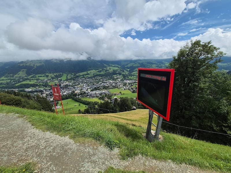 Streif Viewing: Hausbergkante - Image 1