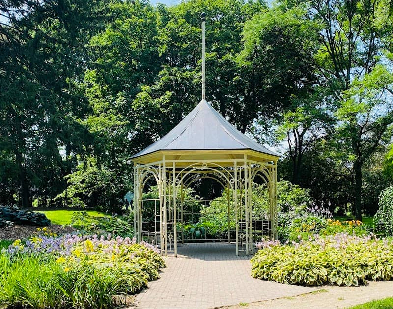 Shakespearean Gardens - Image 2