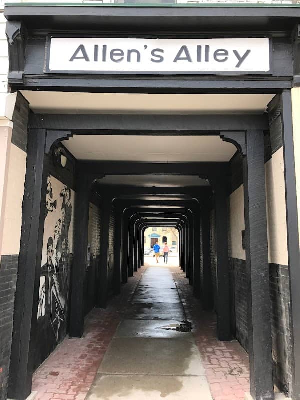 Allen's Alley - Image 2