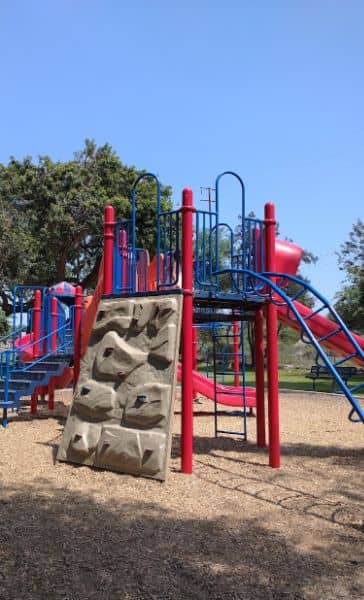 Grant Rea Park Recreation Building - Image 2