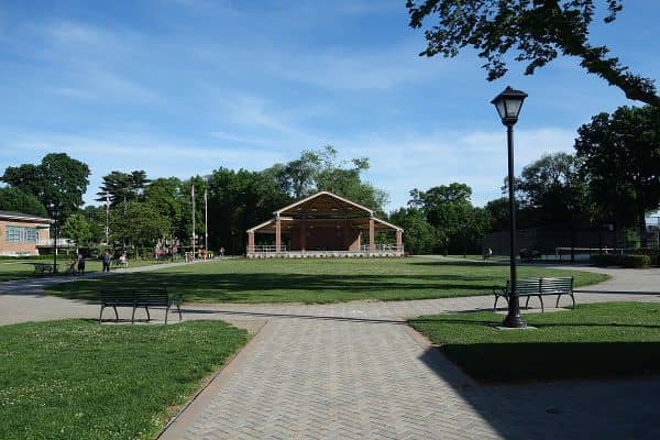 Mineola Memorial Park - Image 2