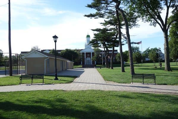 Mineola Memorial Park - Image 4