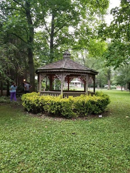 Pearsall Park - Image 1