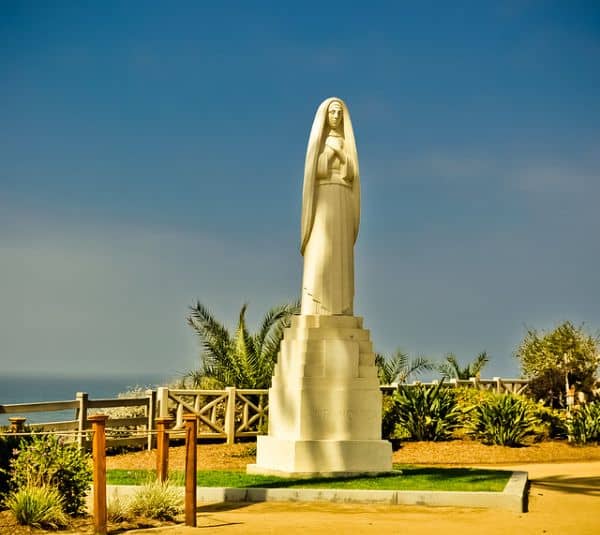 Santa Monica Statue - Image 2