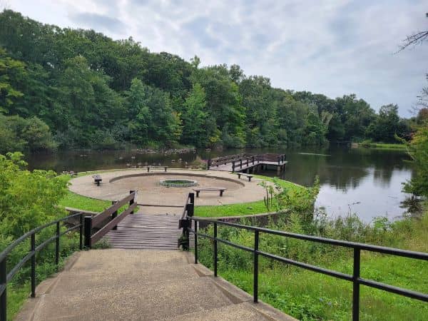 Willow Tree Town Park - Image 1