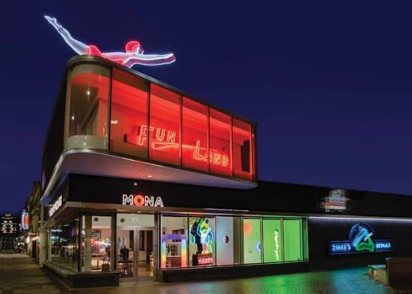 Museum of Neon Art - Image 2