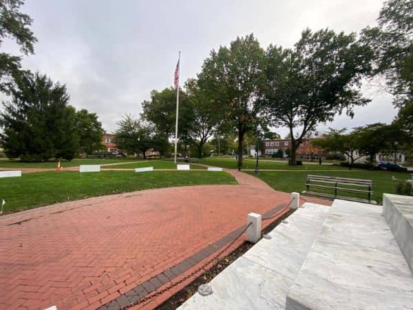 Van Neste Square Memorial Park - Image 3