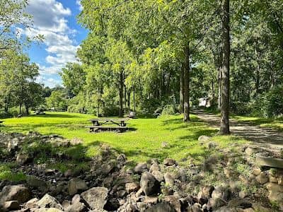 Tarrywile Park - Image 1