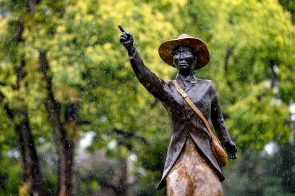 Statue of Harriet Tubman - Image 3