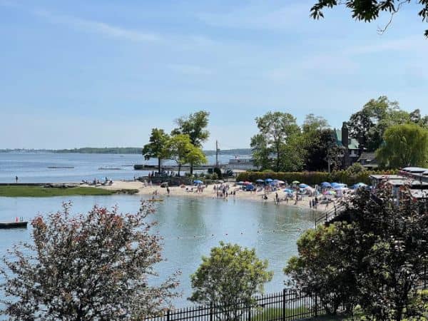 Larchmont Manor Park - Image 1