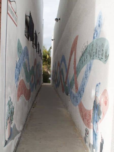 Handprint Alley - Image 5