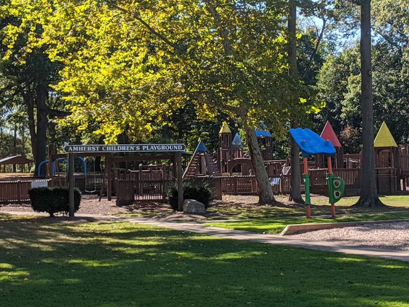 Maude Neiding Memorial Park - Image 1