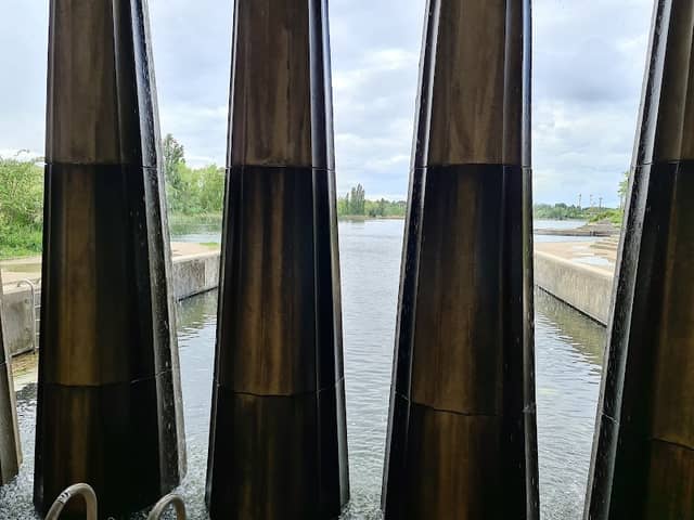 Colonnes du lac - Image 2