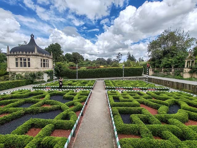 Tudor Garden - Image 1