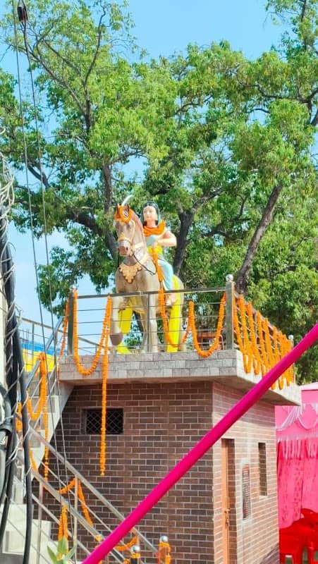 Hindu Gaurav Devi Ahiliyabai Holkar chowk - Image 1