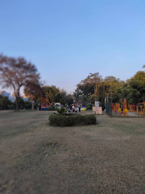Sclupture park - Image 1