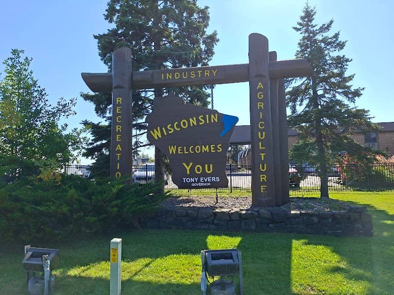 Wisconsin Welcomes You Sign - Image 1