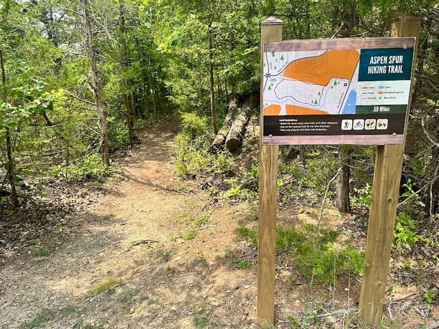 The Aspen spur hiking trail - Image 1