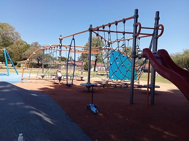 Redcliffe Park - Image 1
