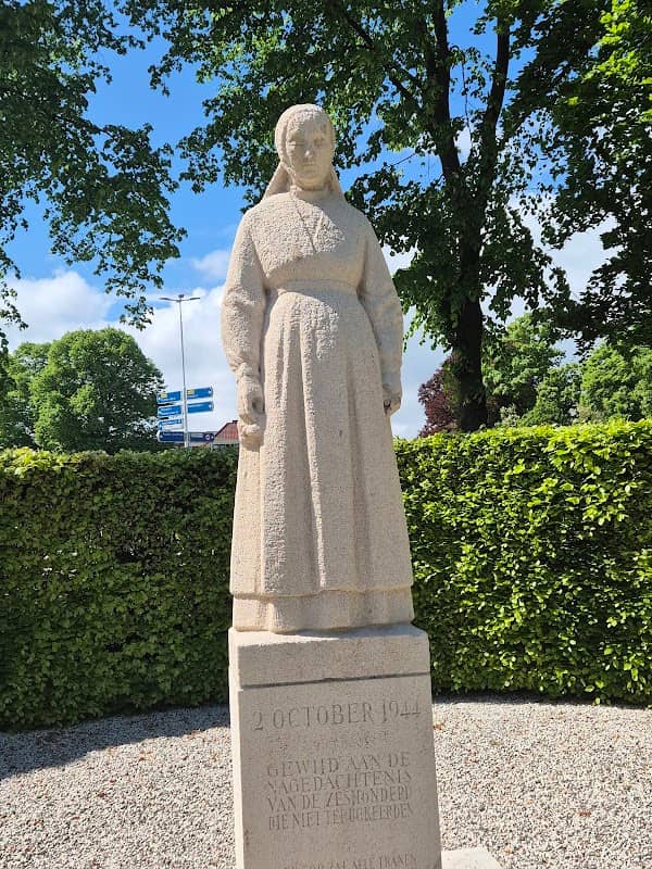 Monument Oktober 44 - Image 2