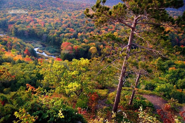 Lake of the Clouds - Image 2