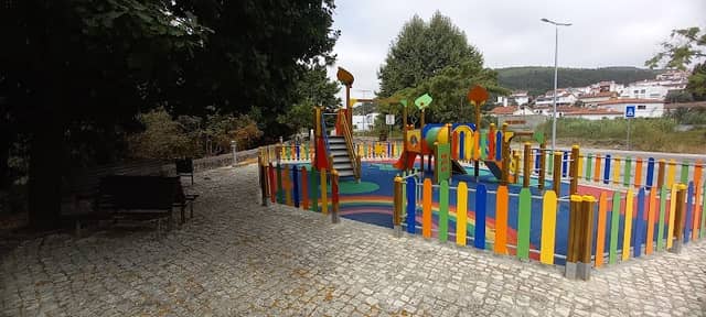 Parque Infantil Av Américo - Image 1