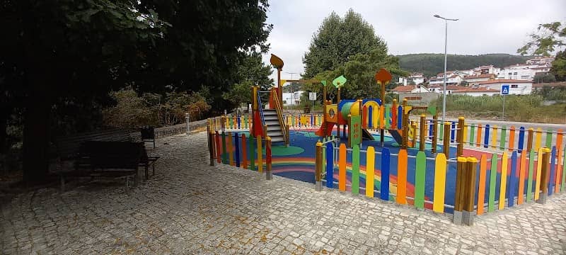 Parque Infantil Av Américo - Image 1