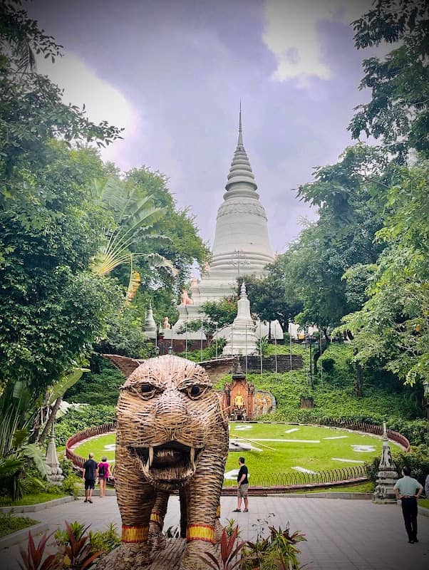 The Giant Clock of Phnom Penh - Image 1