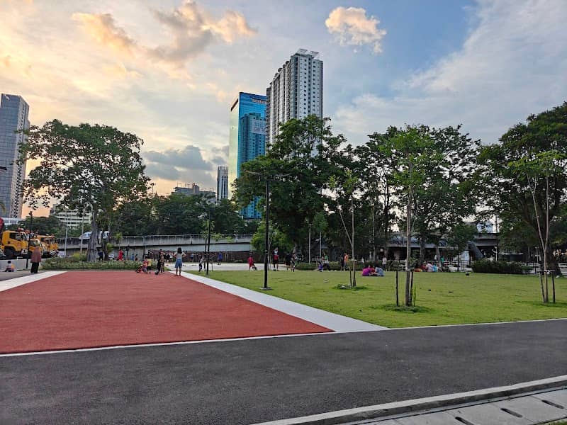 Ekkamai Park - Image 2