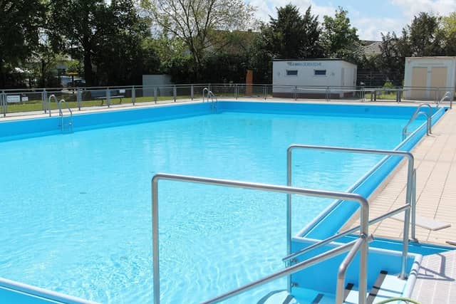 Schwimmbad Crumstadt - Image 1