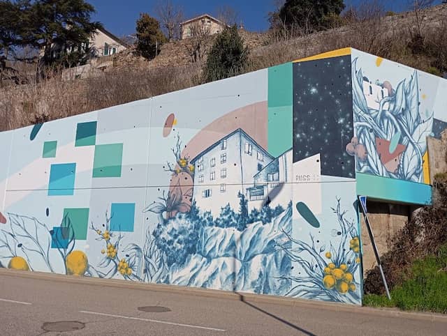 Fresque Urbaine par l'artiste Russ - Image 1