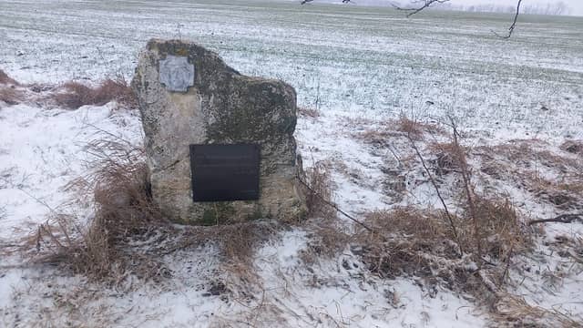 Kameň č.3. Nad Čaládom - Image 1