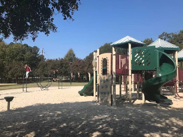 West Cambridge Park - Image 1