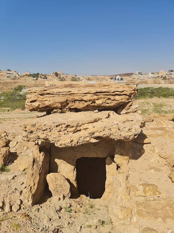 حقل دولمنز السخنة سويمة - Image 1