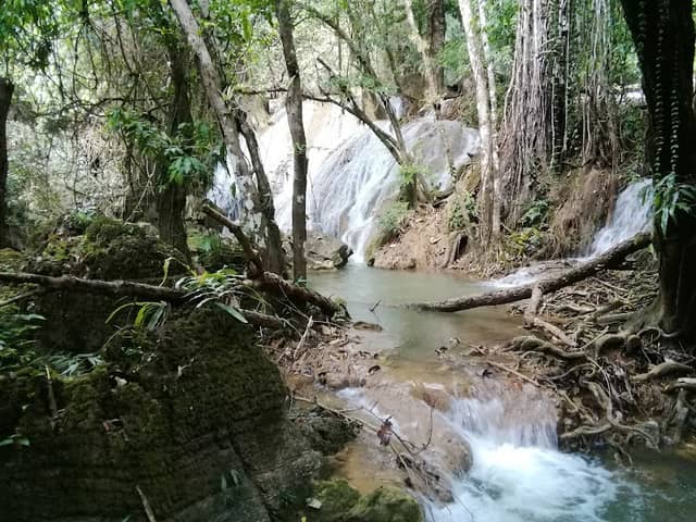 Tharn Pliew Waterfall - Image 1