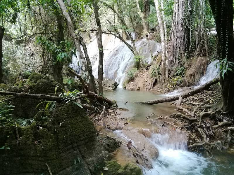 Tharn Pliew Waterfall - Image 1