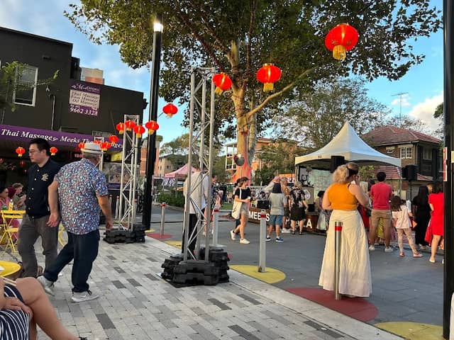 Meeks Street Plaza - Image 1