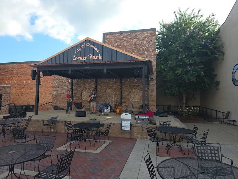 Downtown Corner Park - Image 2