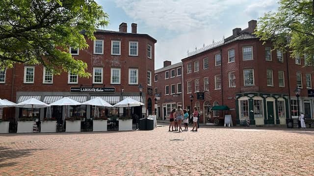 Market Square - Image 1