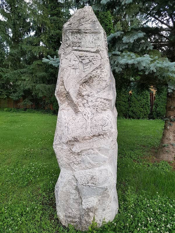 "Községalapítók" mészkő obeliszk - Image 1