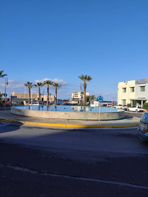 Fountain - Image 2