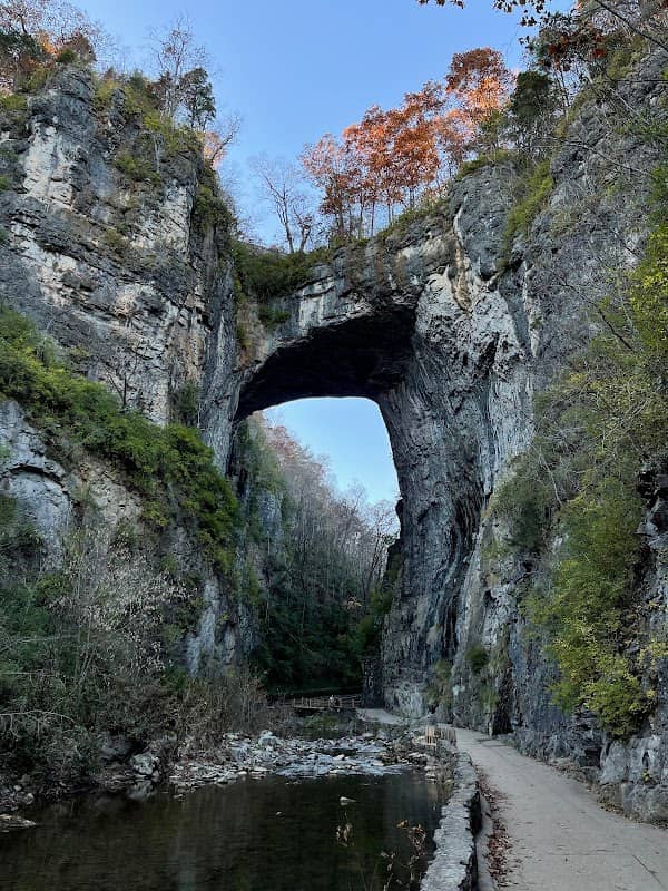 Natural Bridge State Park Blue Ridge Trailhead - Image 1