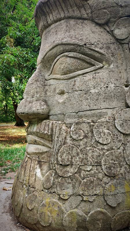 Stone head - Image 2
