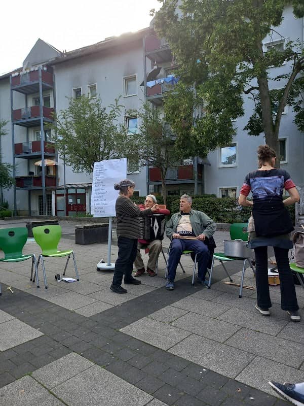 Platz der Begegnung - Image 1