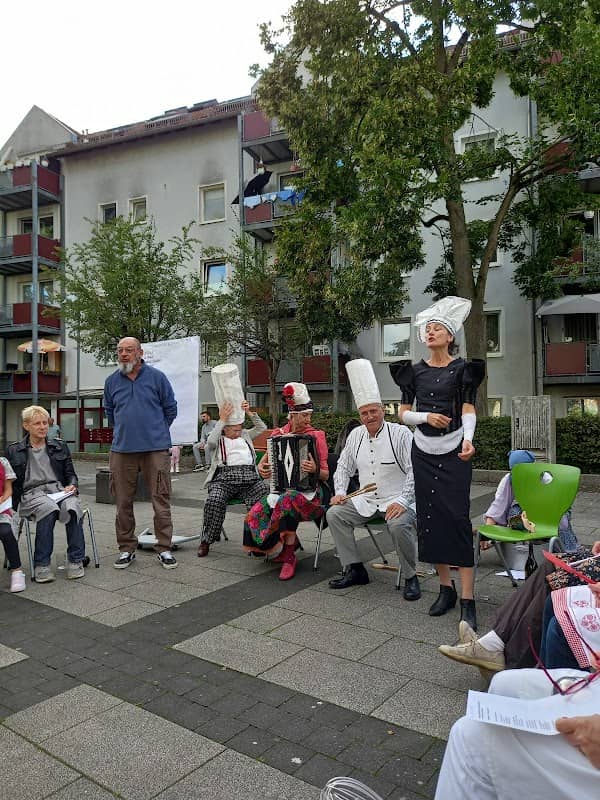 Platz der Begegnung - Image 3