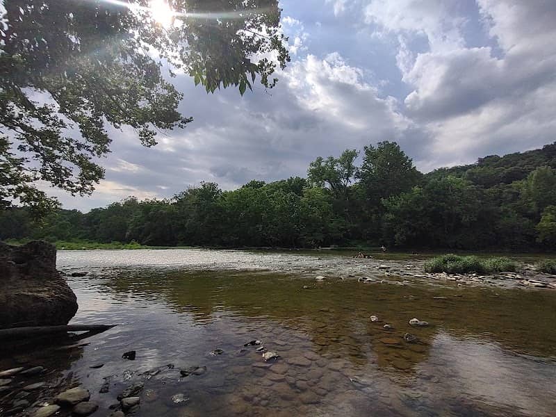 Riverside Park - Image 2