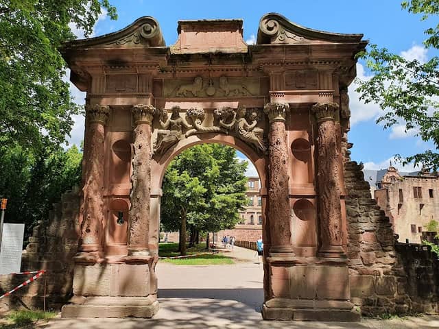 Elizabeth Gate - Image 1