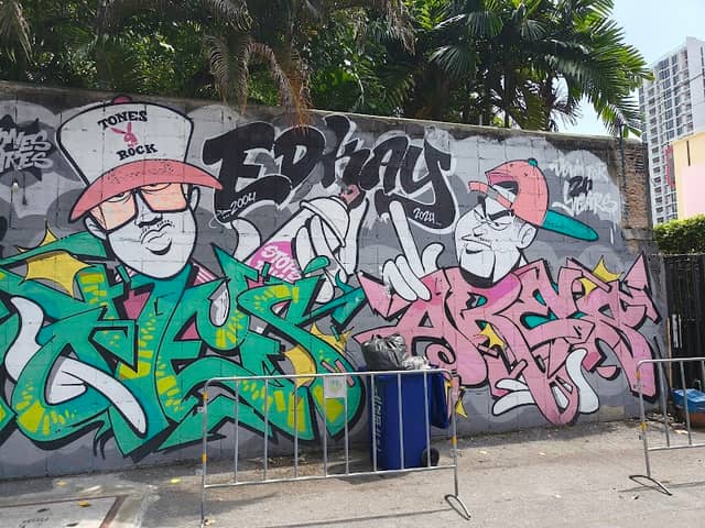 Charoen Krung 32 Street Art - Image 3