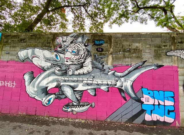 Charoen Krung 32 Street Art - Image 1